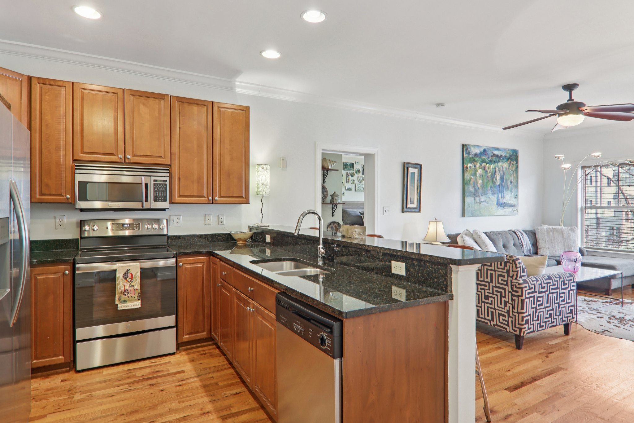 S Lexington Ave 304-S1103-012.jpg