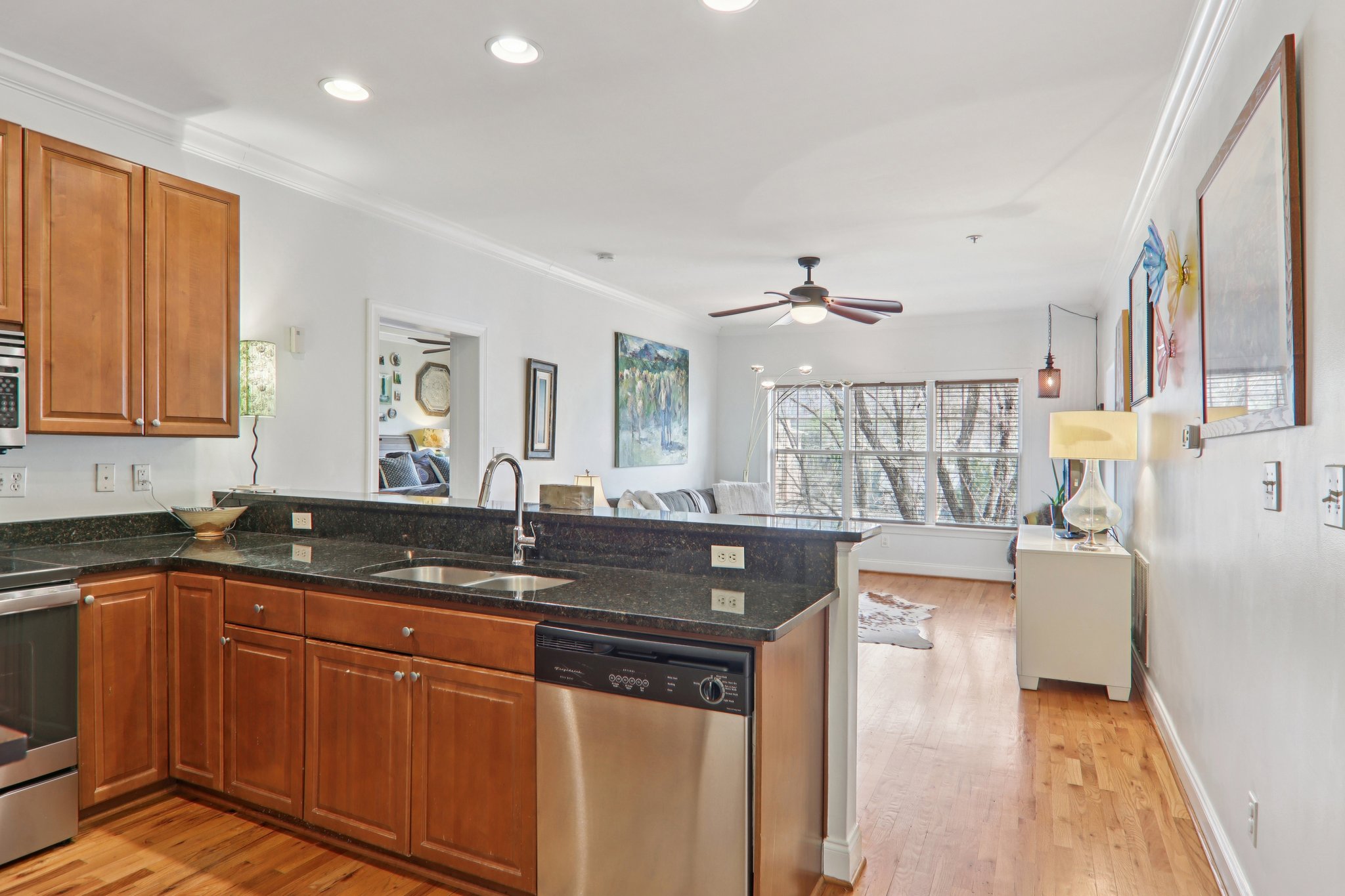 S Lexington Ave 304-S1103-014.jpg