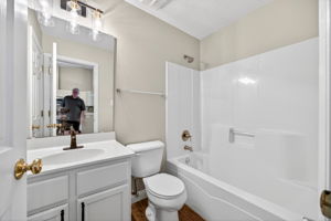  Photo 47