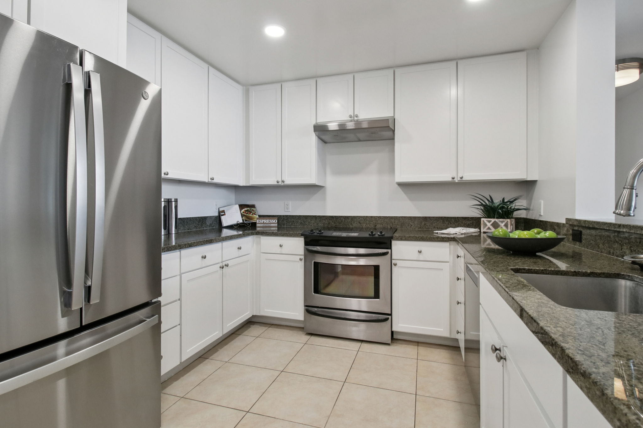 W St James St Unit 1305-L2808-014