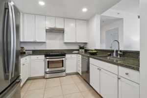 W St James St Unit 1305-L2808-027