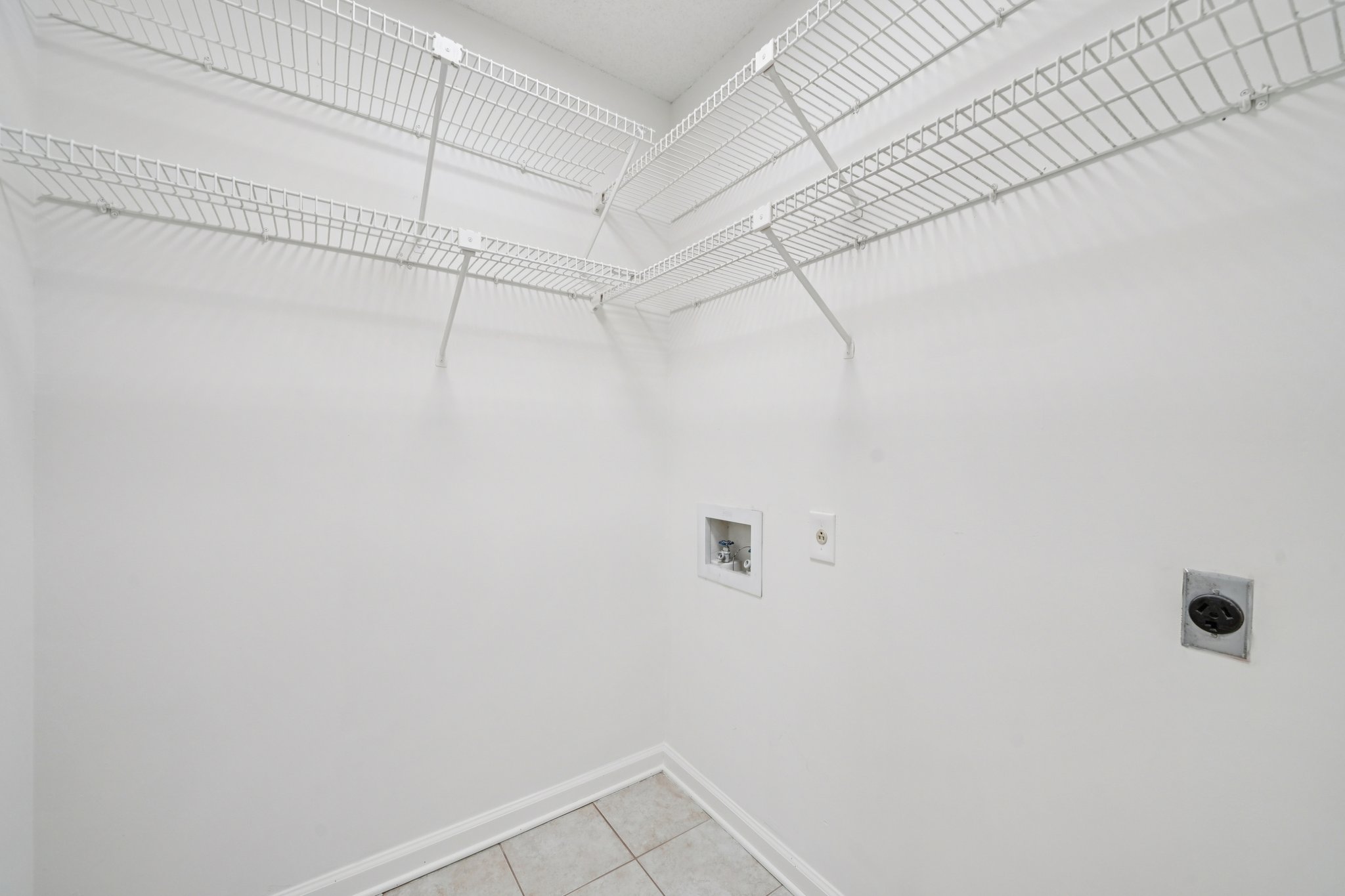 Clairmont Rd-S1012-023.jpg