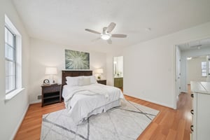 Clairmont Rd-S1012-016.jpg