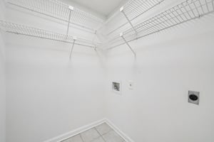 Clairmont Rd-S1012-023.jpg