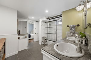  Photo 47