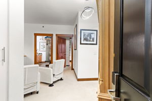  Photo 0