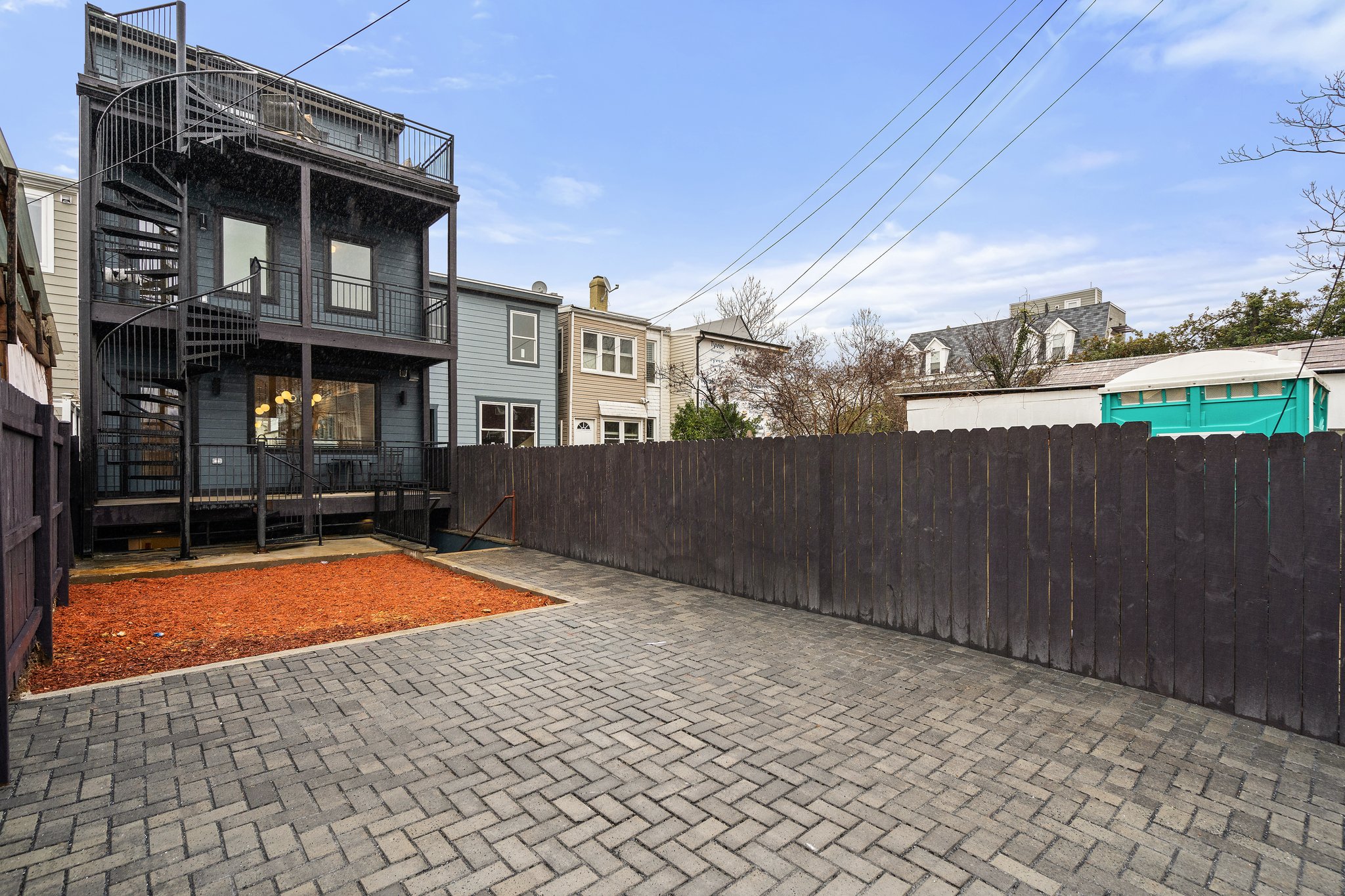 1751 A St SE, Washington, DC 20003, USA Photo 36