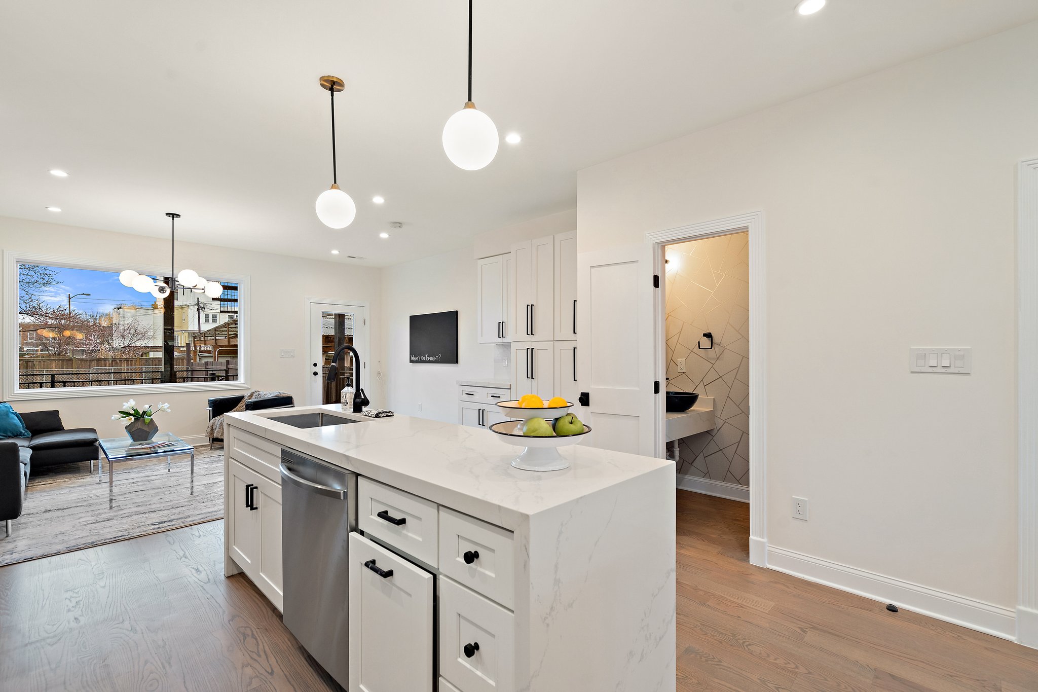 1751 A St SE, Washington, DC 20003, USA Photo 9