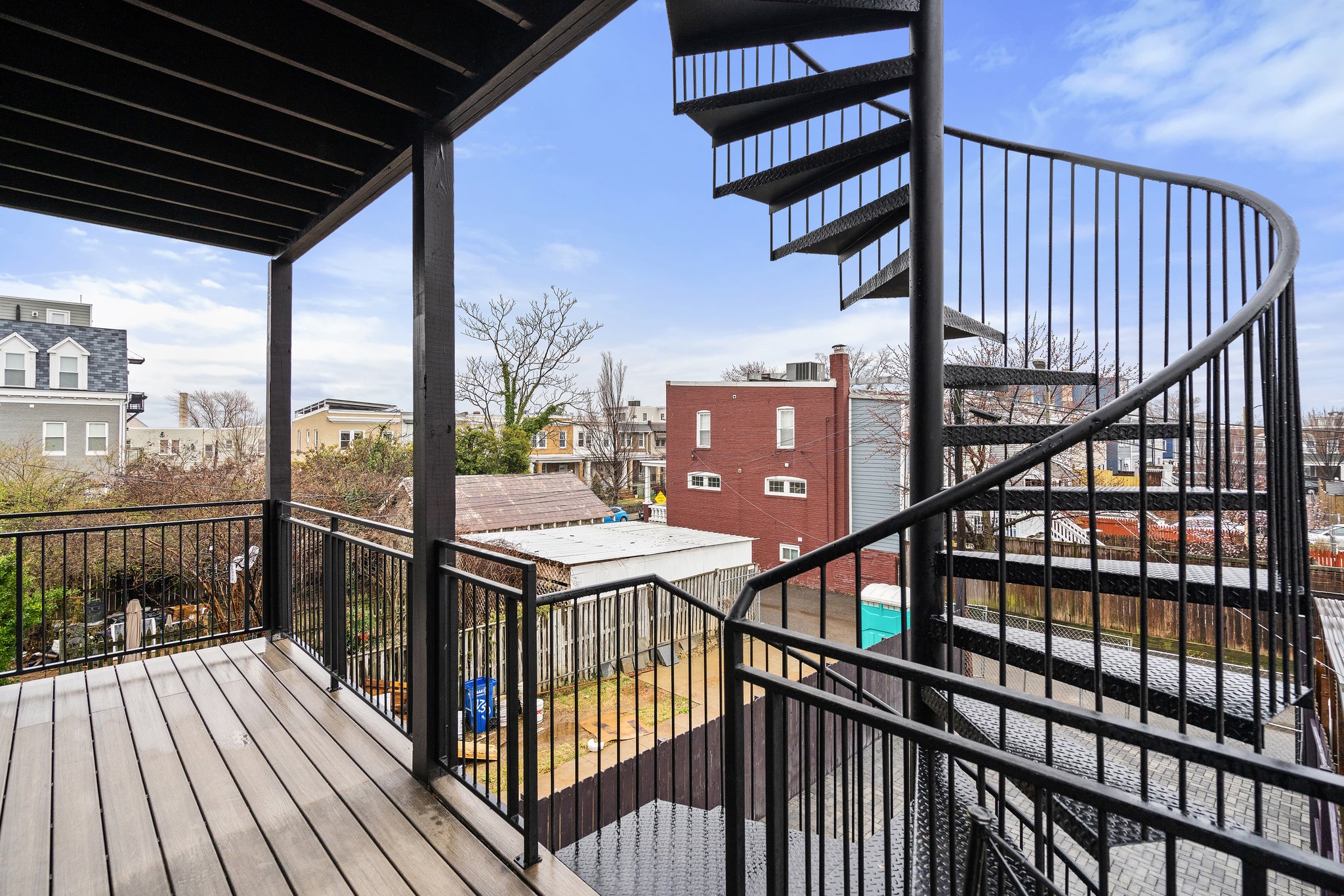 1751 A St SE, Washington, DC 20003, USA Photo 32