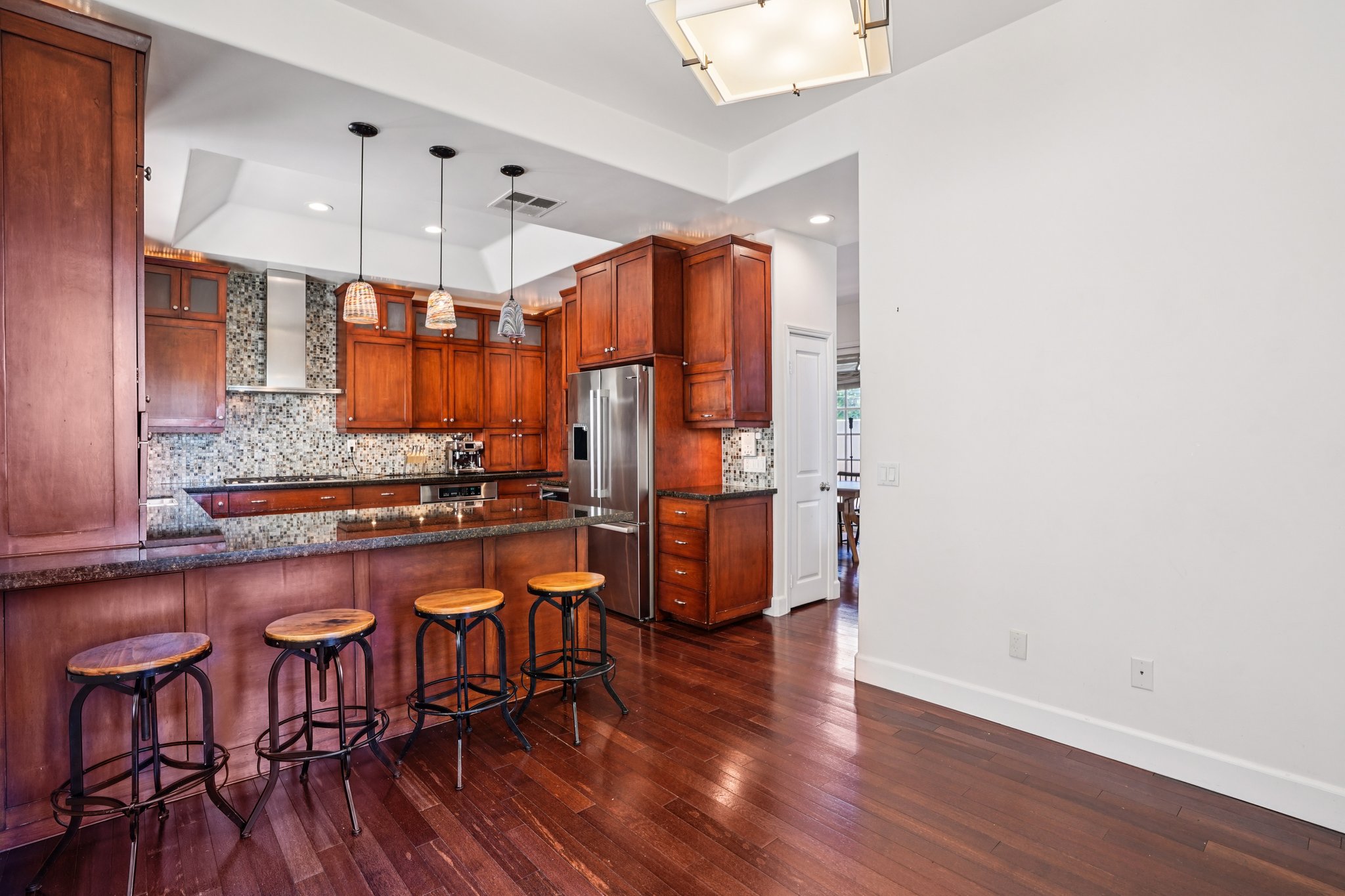 Barry Ave 4-S0207-012.jpg