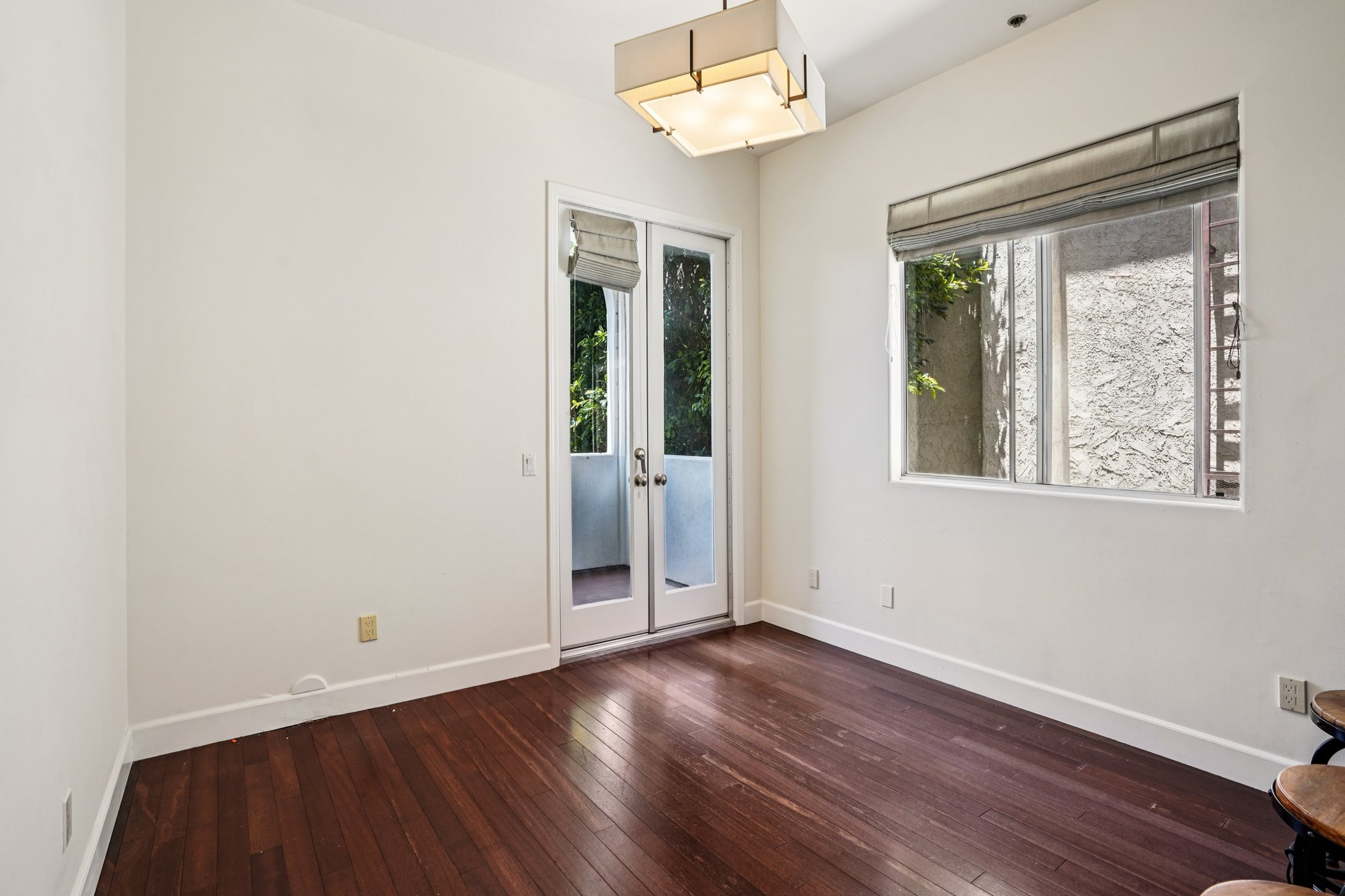 Barry Ave 4-S0207-021.jpg