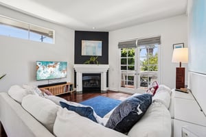 Barry Ave 4-S0207-002.jpg
