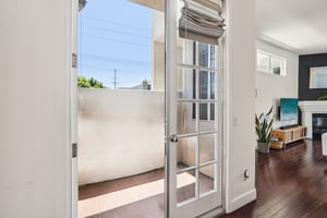 Barry Ave 4-S0207-006.jpg