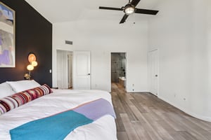 Barry Ave 4-S0207-029.jpg