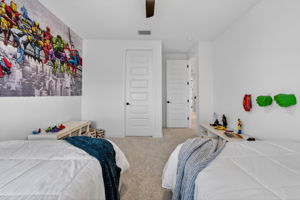  Photo 93