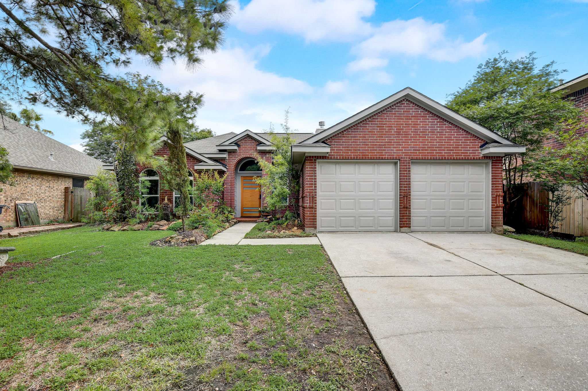 Chatham Way Dr-003