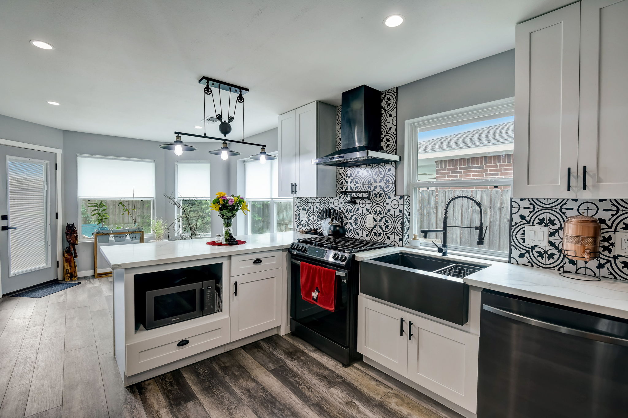 Chatham Way Dr-019
