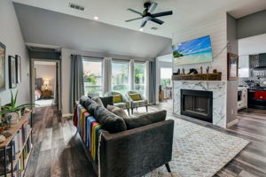 Chatham Way Dr-010