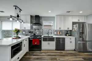 Chatham Way Dr-018