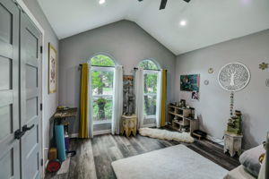 Chatham Way Dr-027
