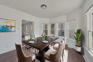 DSC04338 virtually staged.jpeg