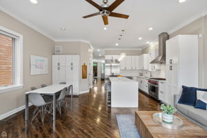 1752 W Erie St - Howie Andron_017