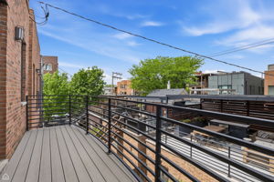 1752 W Erie St - Howie Andron_027