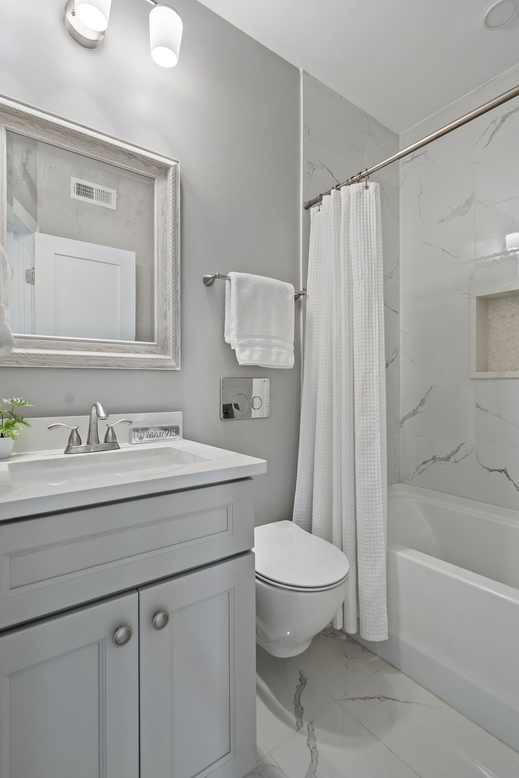 1753 A St SE, Washington, DC 20003, USA Photo 22
