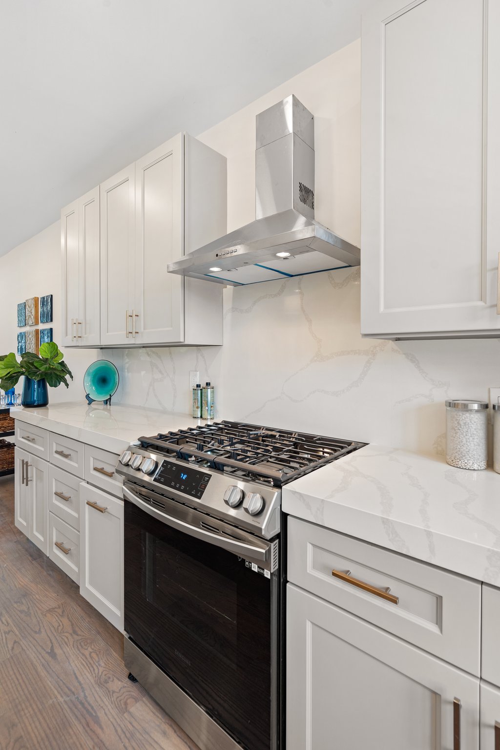 1753 A St SE, Washington, DC 20003, USA Photo 10