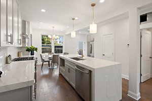 1753 A St SE, Washington, DC 20003, USA Photo 10