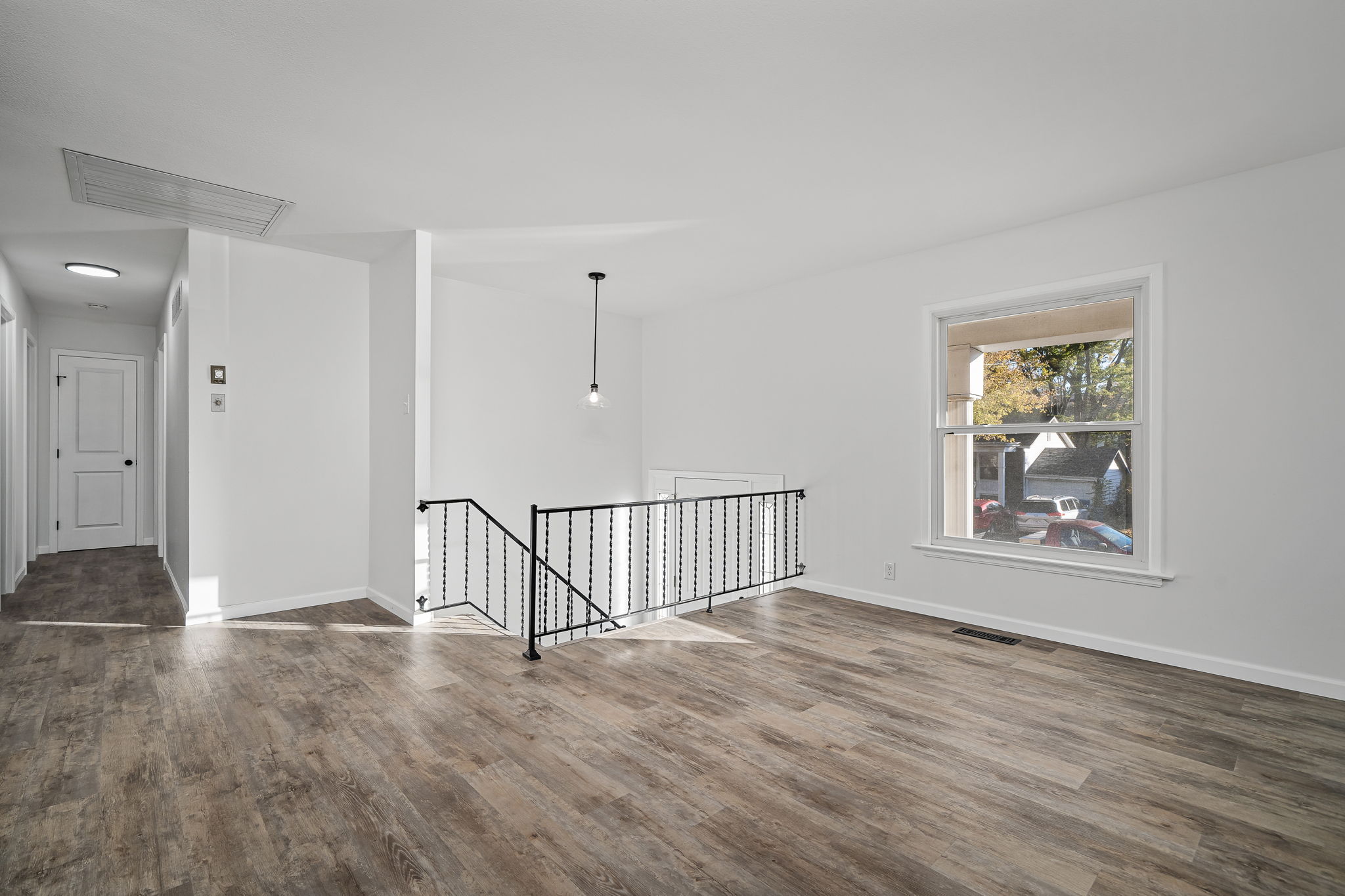 1753 Roth Hill Dr, Maryland Heights, MO 63043, USA Photo 6