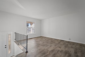 1753 Roth Hill Dr, Maryland Heights, MO 63043, USA Photo 4