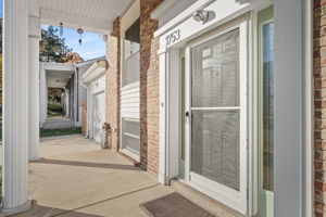 1753 Roth Hill Dr, Maryland Heights, MO 63043, USA Photo 3