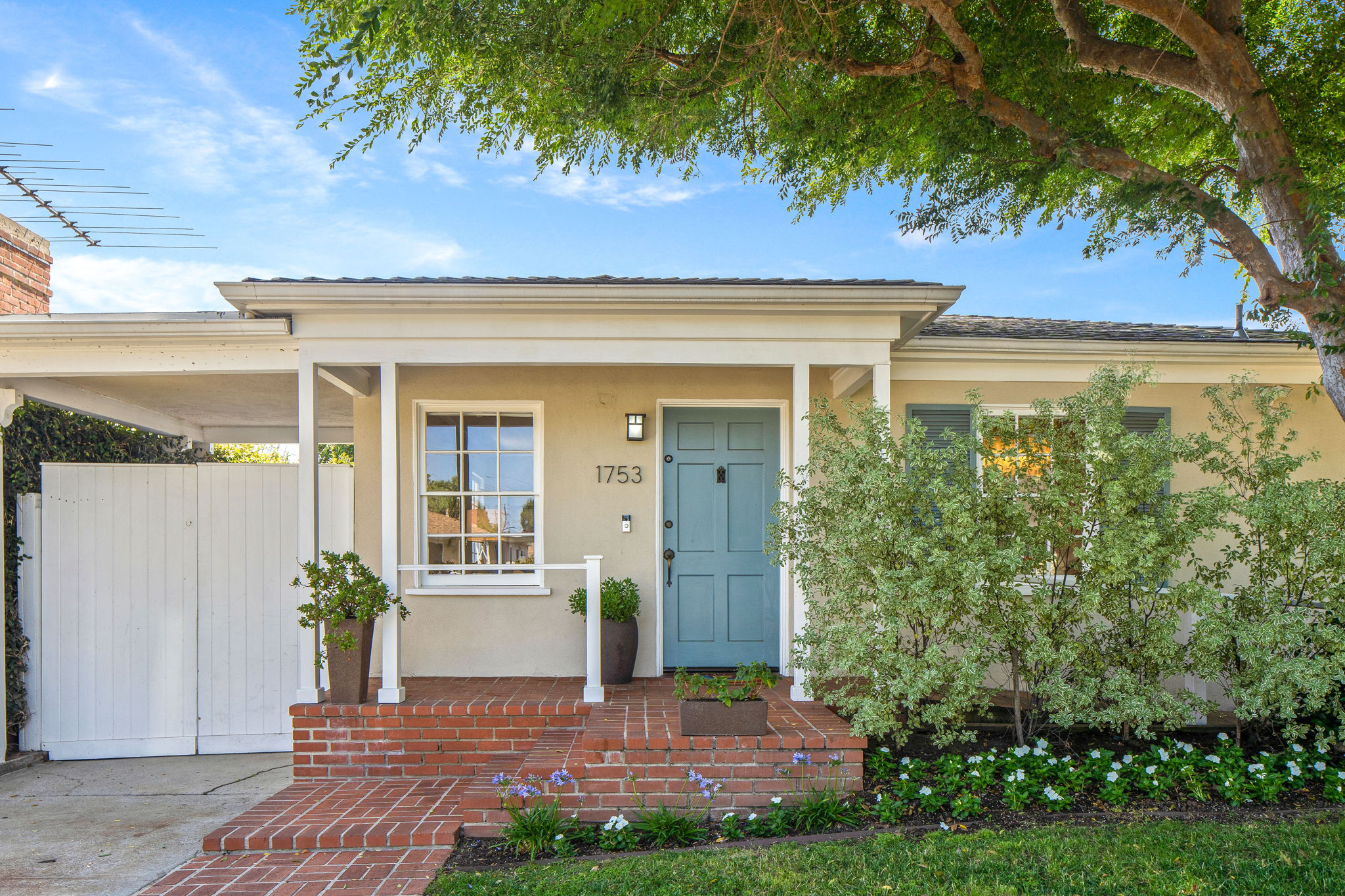 1753 S Carmelina-4