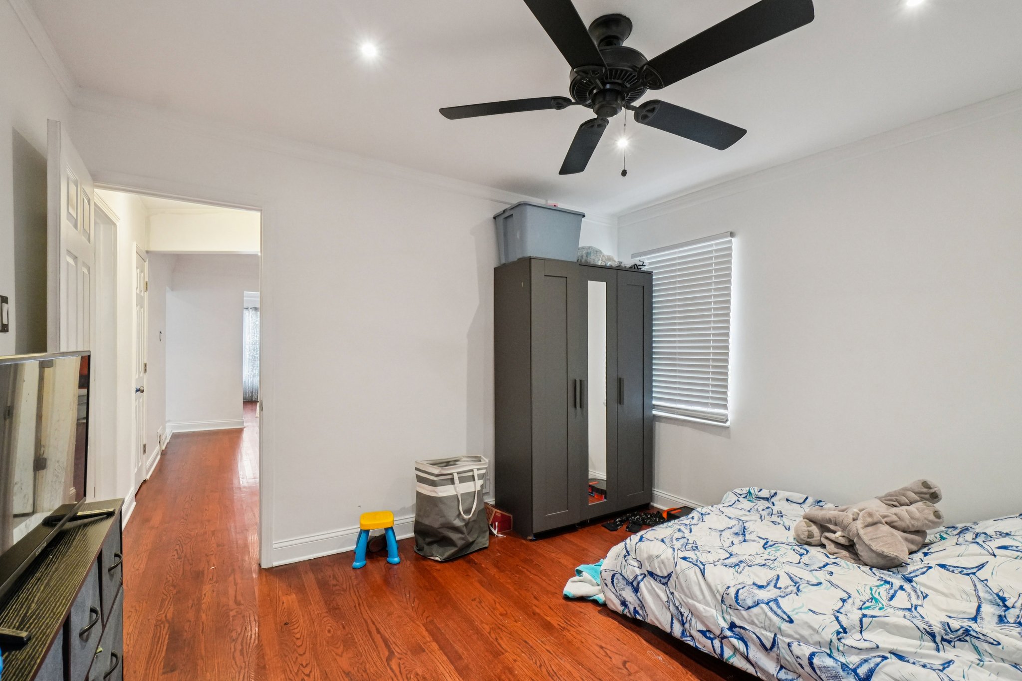 Wisconsin St-S1810-020.jpg