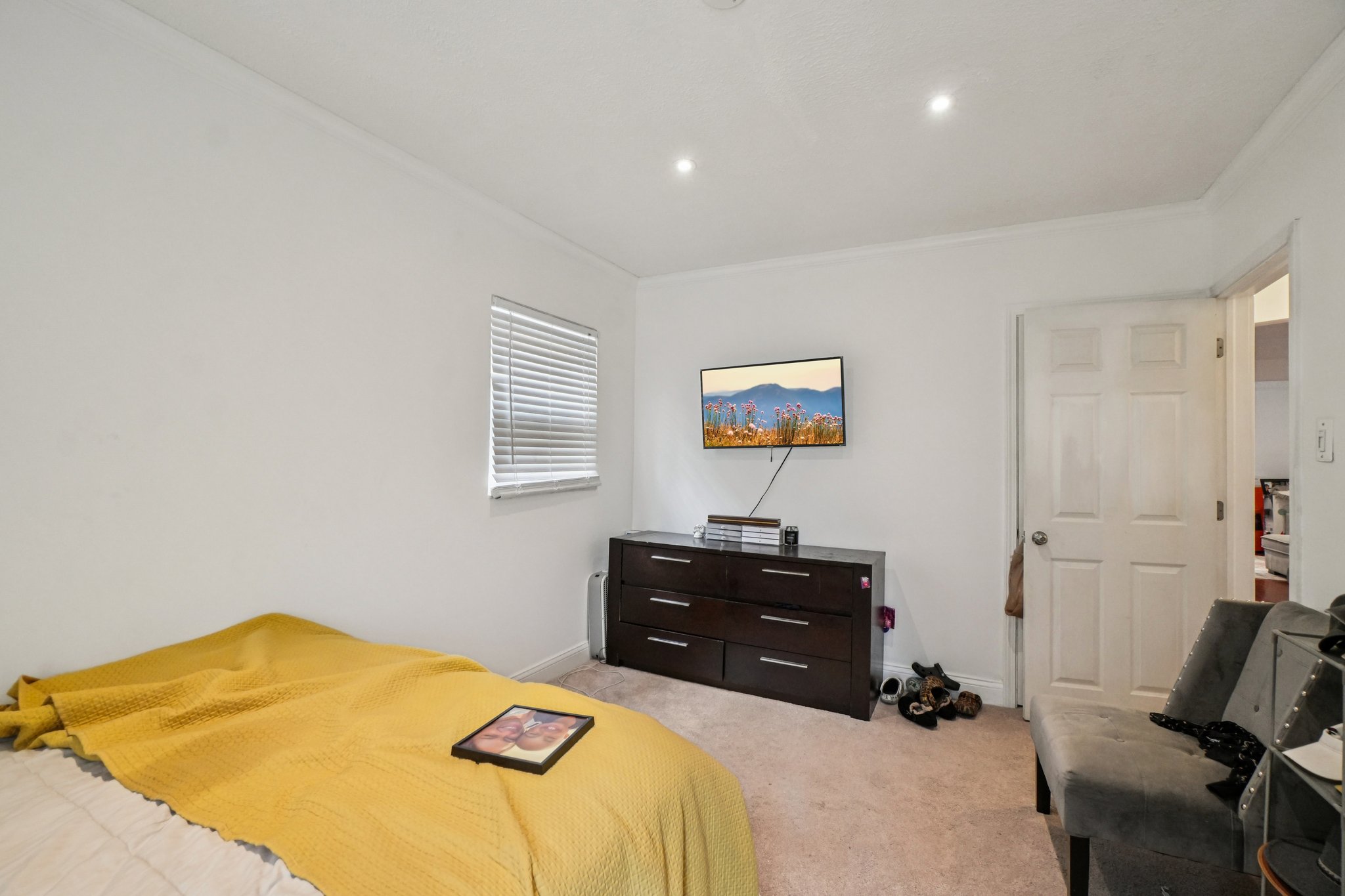 Wisconsin St-S1810-024.jpg