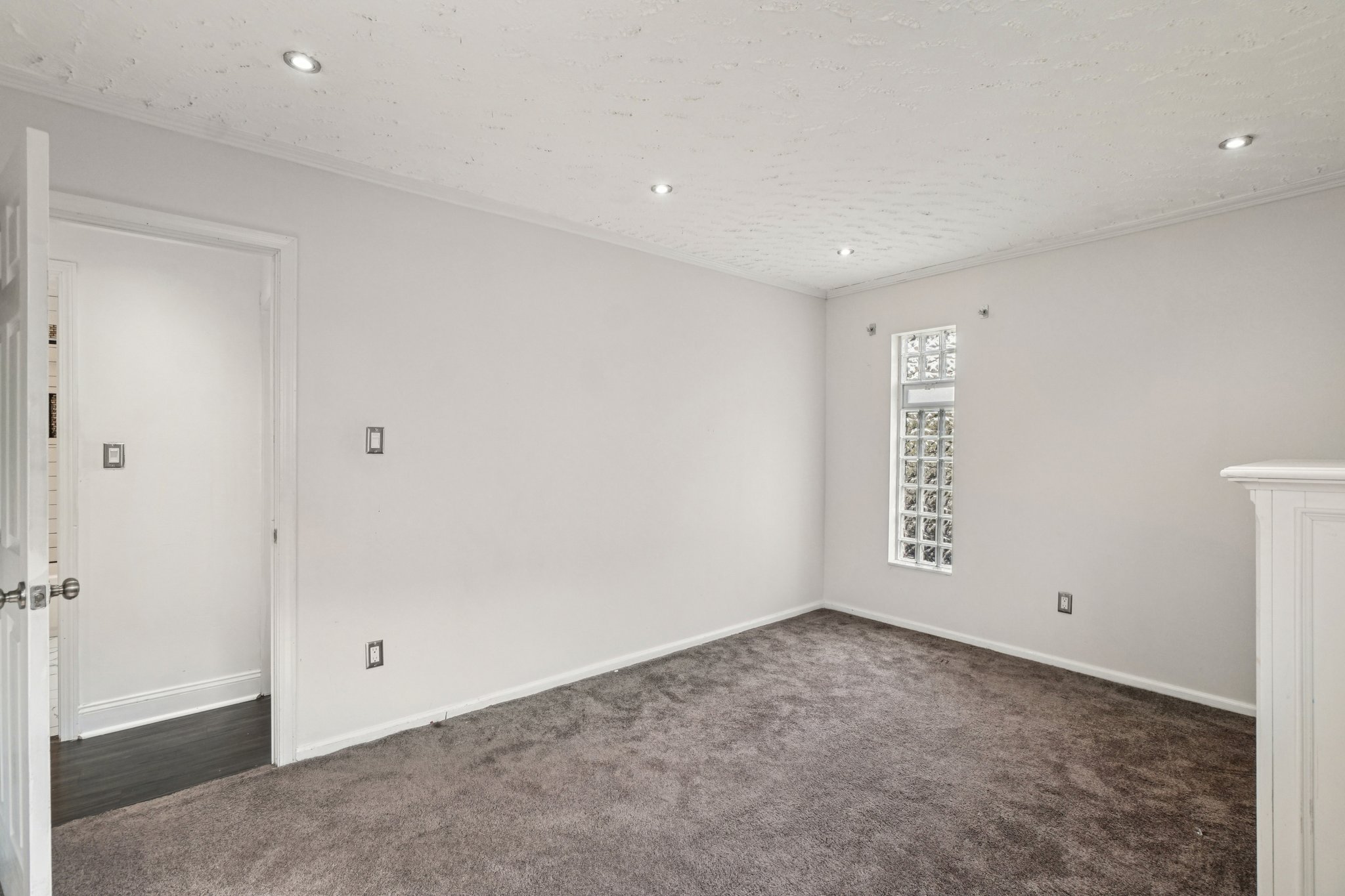 Wisconsin St-S1810-028.jpg