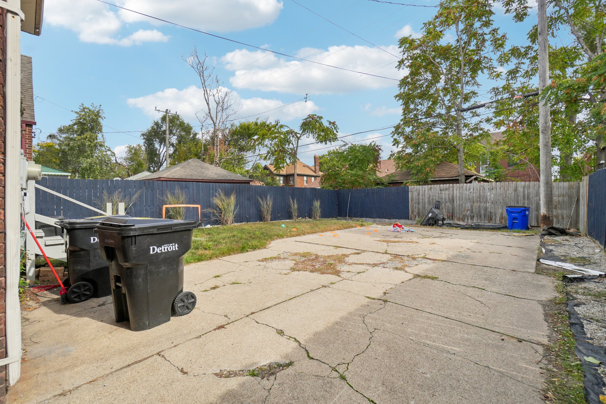 Wisconsin St-S1810-033.jpg