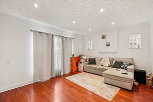 Wisconsin St-S1810-005.jpg