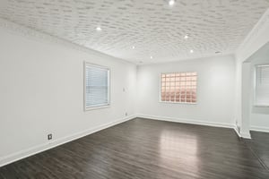 Wisconsin St-S1810-016.jpg