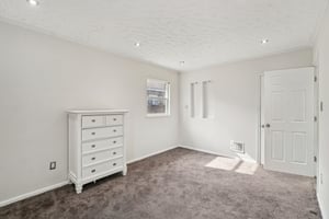 Wisconsin St-S1810-029.jpg