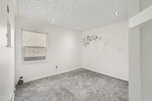 Wisconsin St-S1810-030.jpg