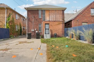 Wisconsin St-S1810-036.jpg