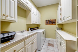 13 Laundry room