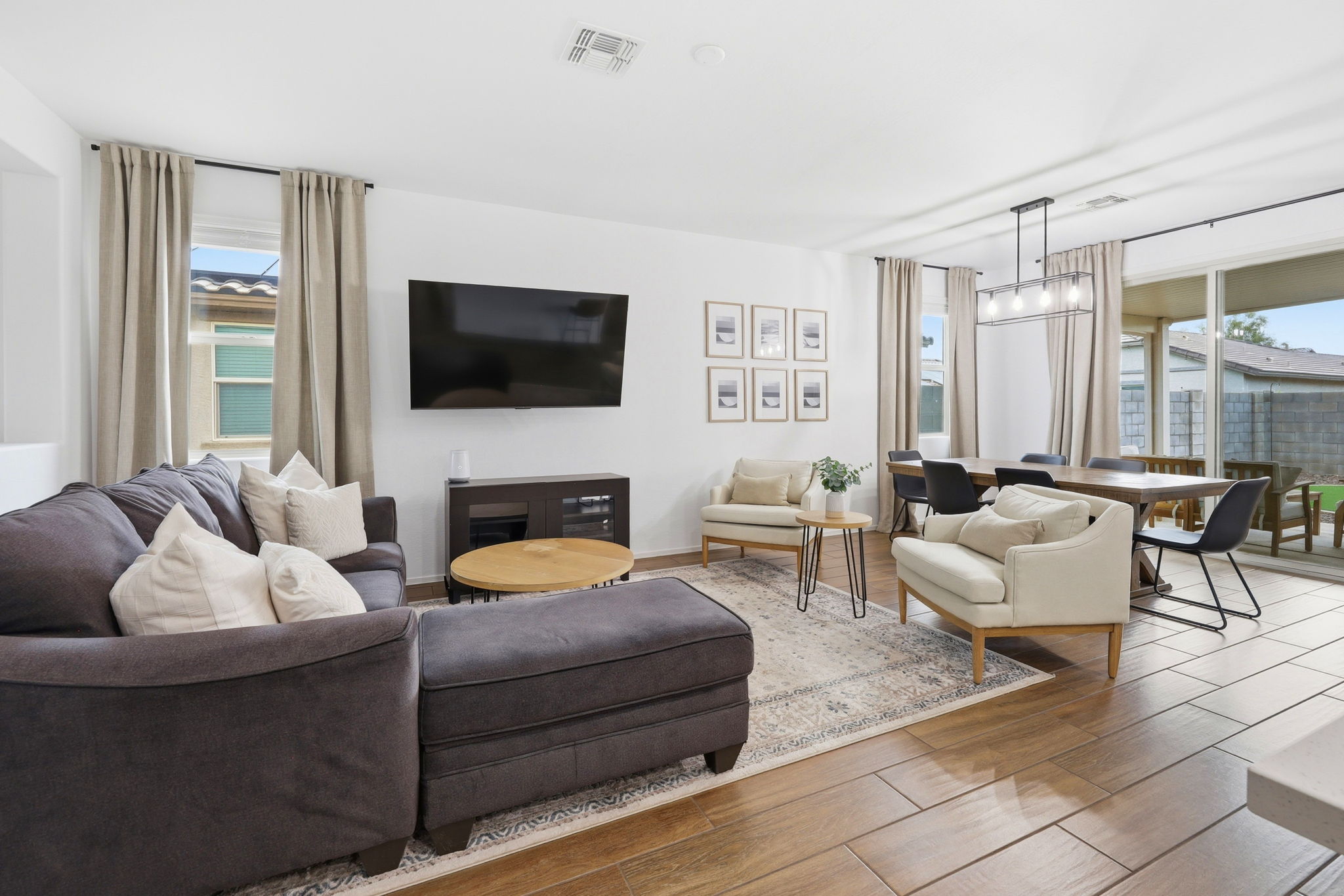 Living Room/Dining Room