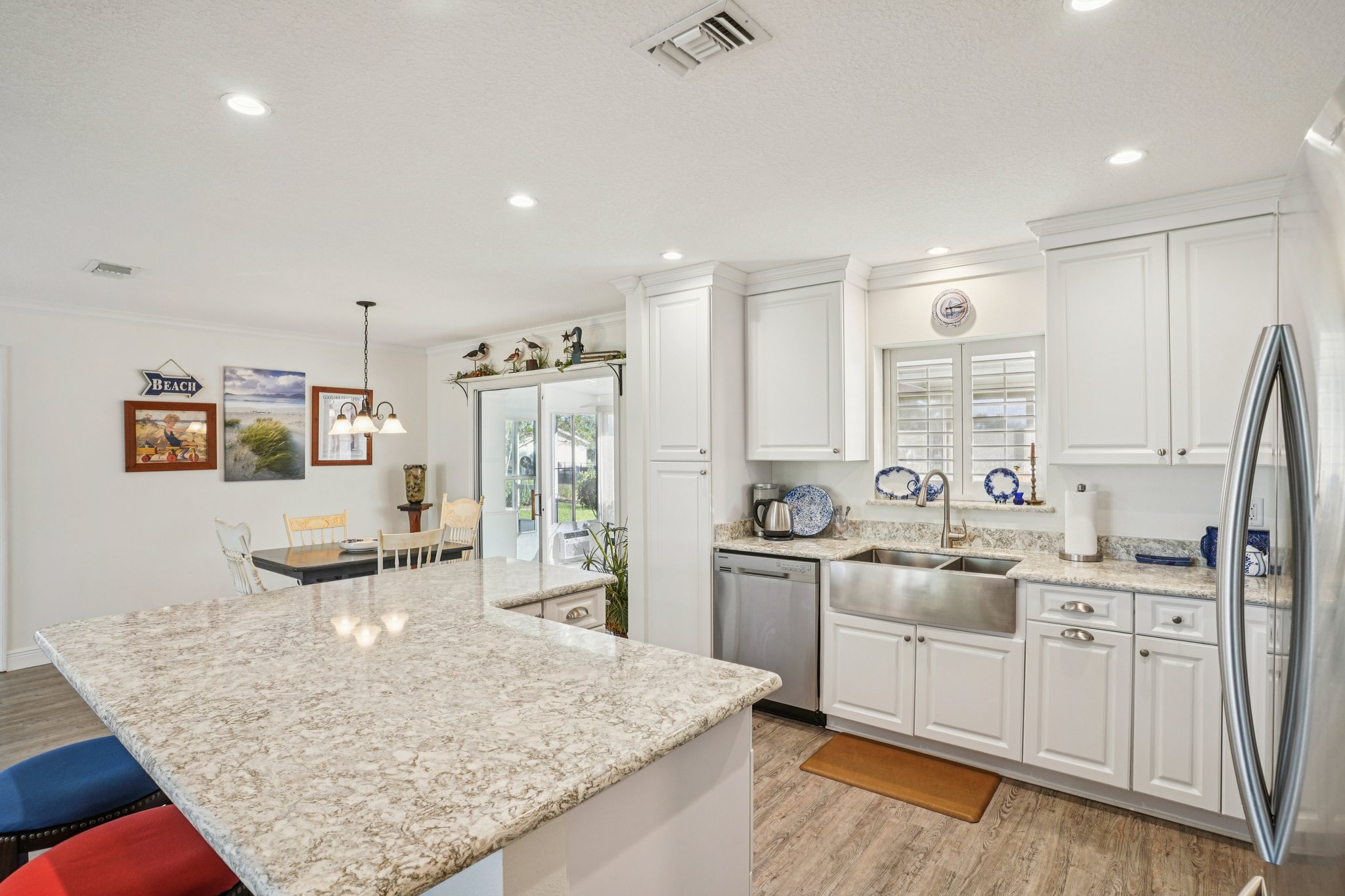 SE 104th Cir-S0811-012.jpg