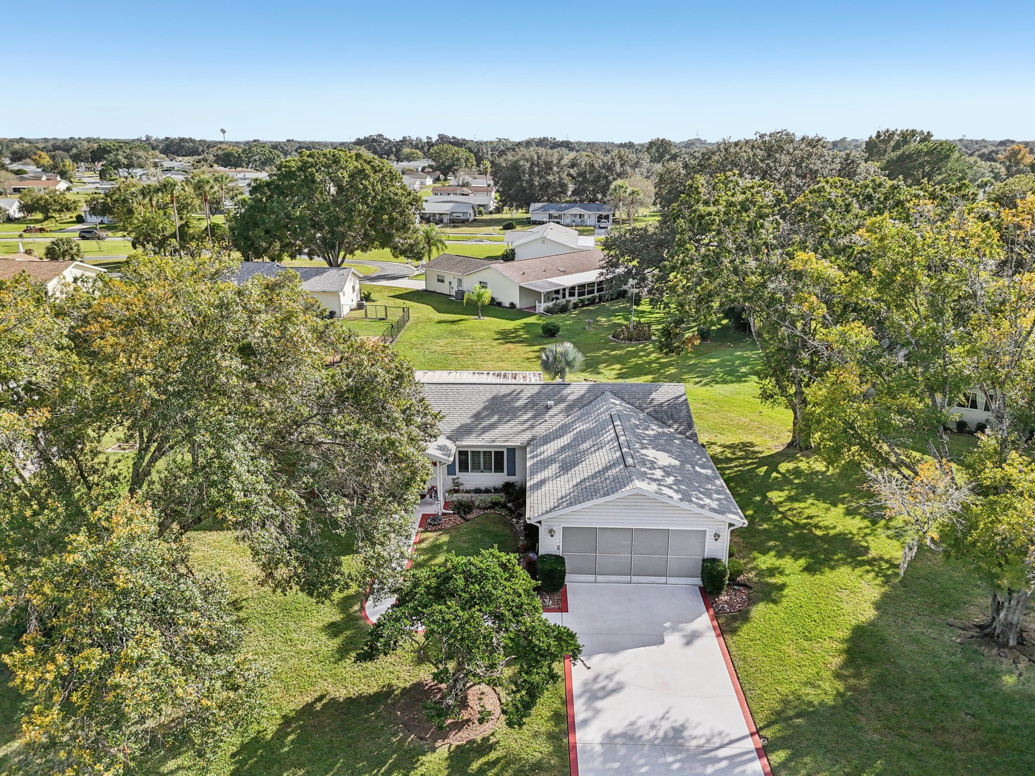 SE 104th Cir-S0811-040.jpg