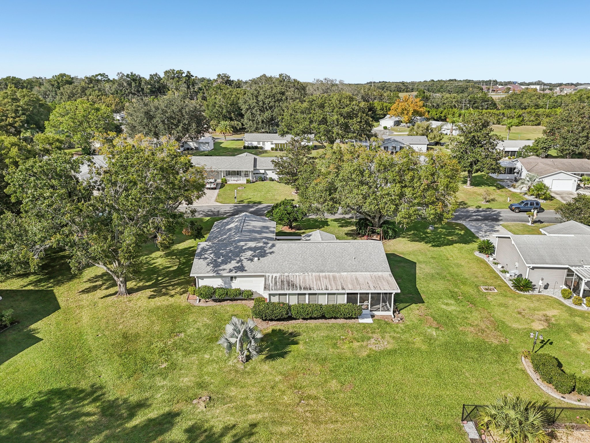 SE 104th Cir-S0811-049.jpg