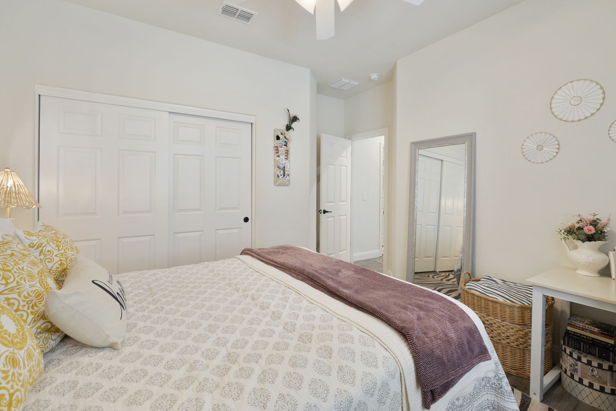  Photo 64
