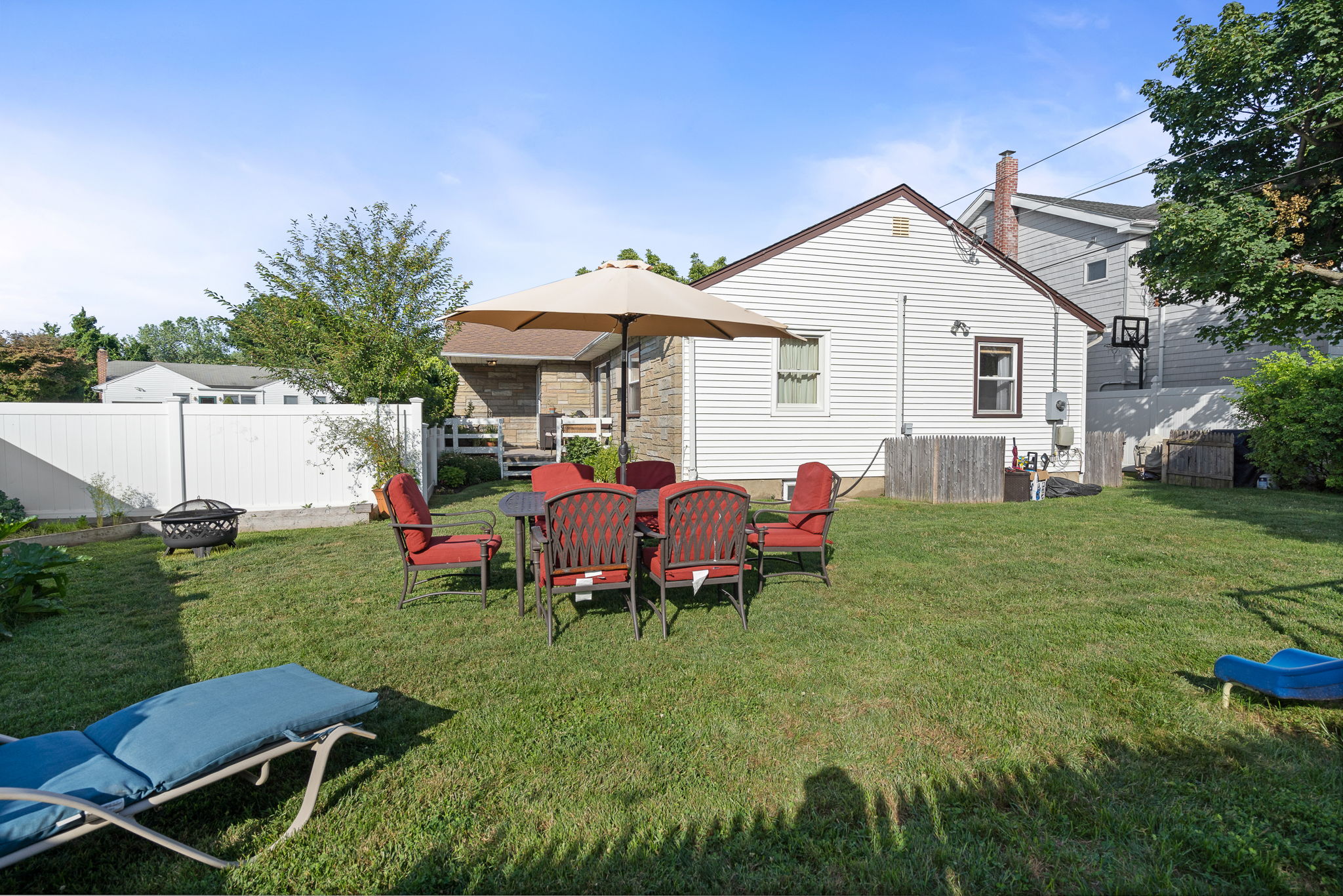 1756 Meadow Ln, East Meadow, NY 11554 Slate Media